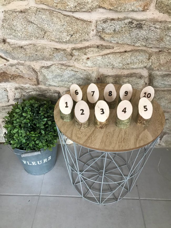 Numéro de table en bois biseauté-image