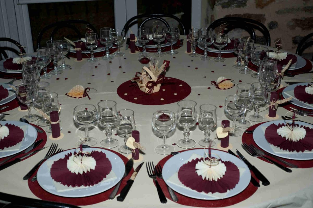 Burgundy & white's wedding